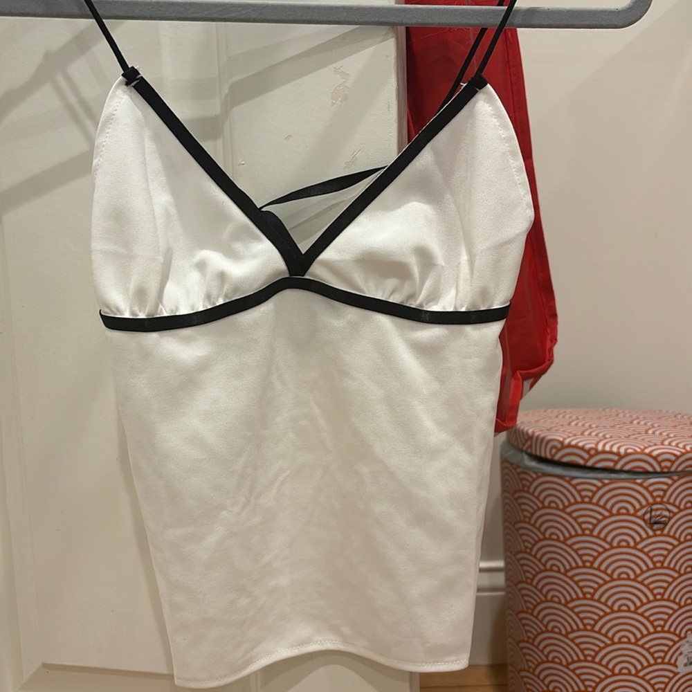 super cute open back top never worn NWOT